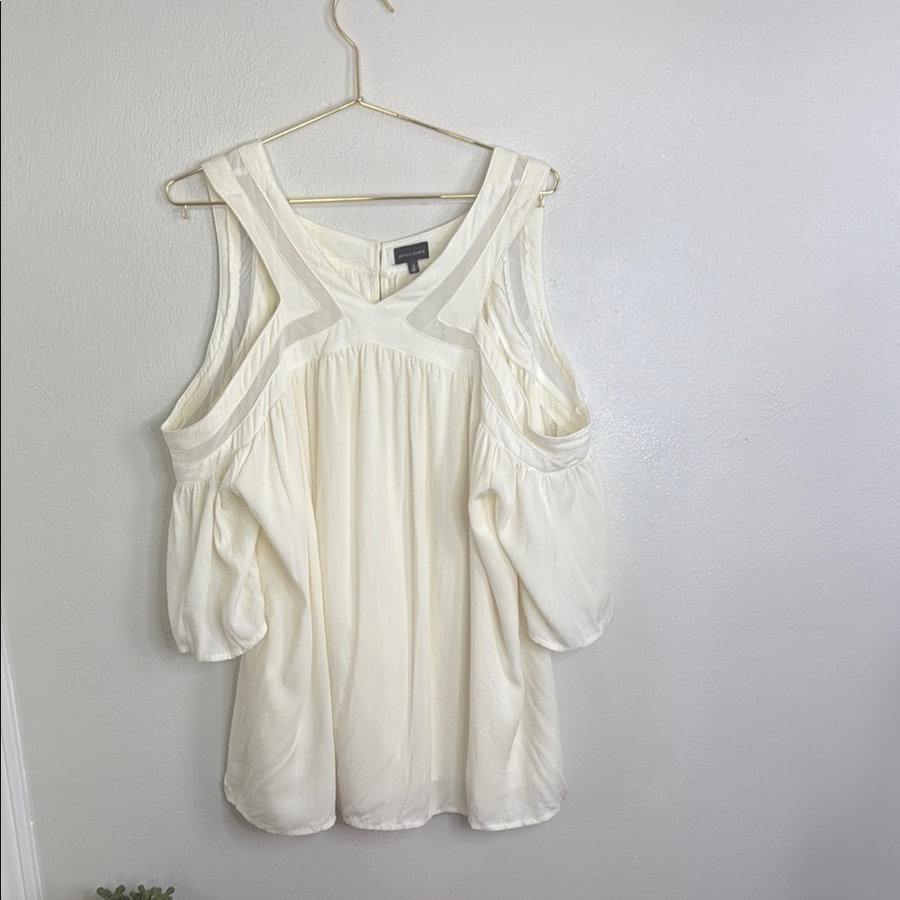 Women’s L Ivory Blouse